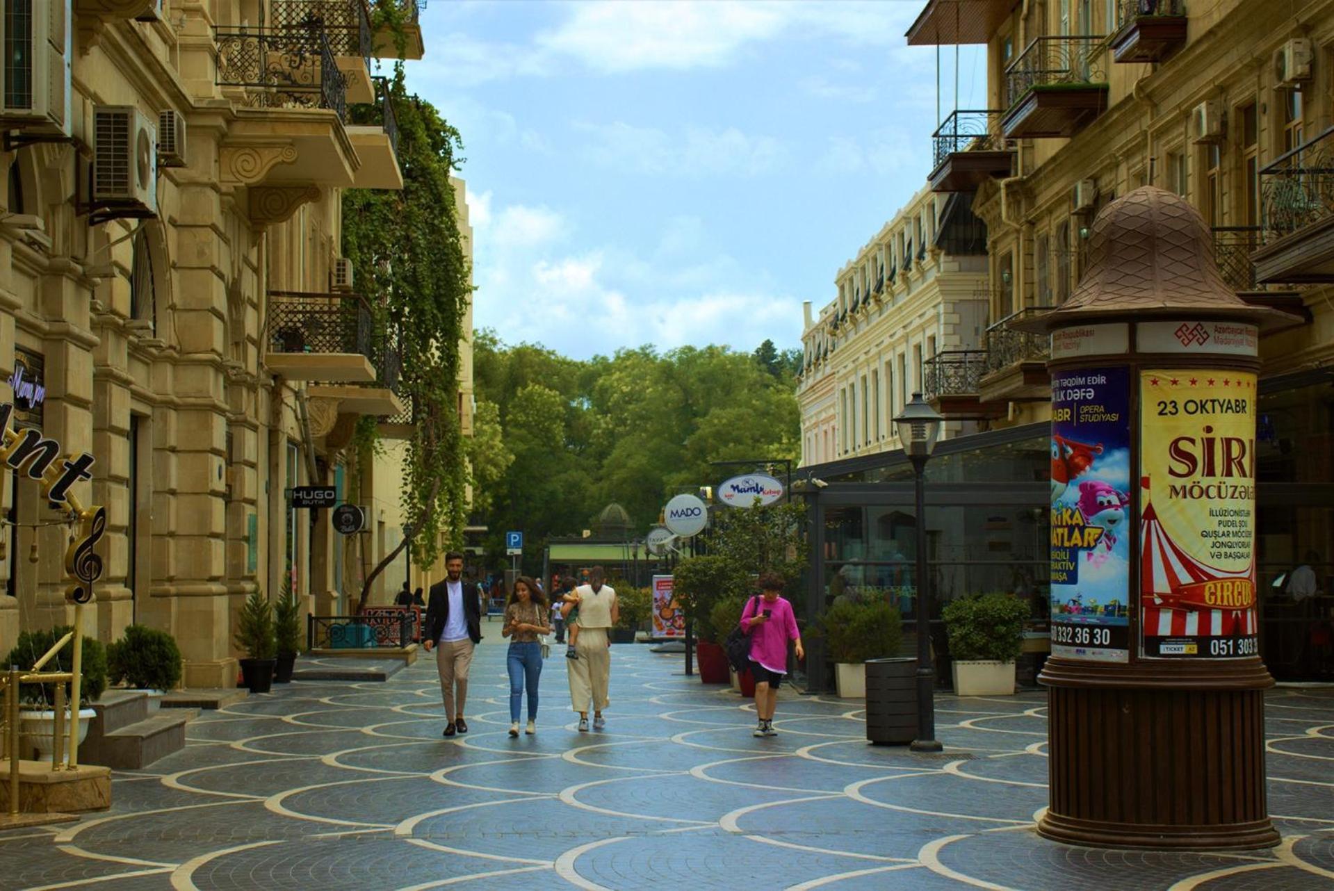 R Studios Old Баку Экстерьер фото