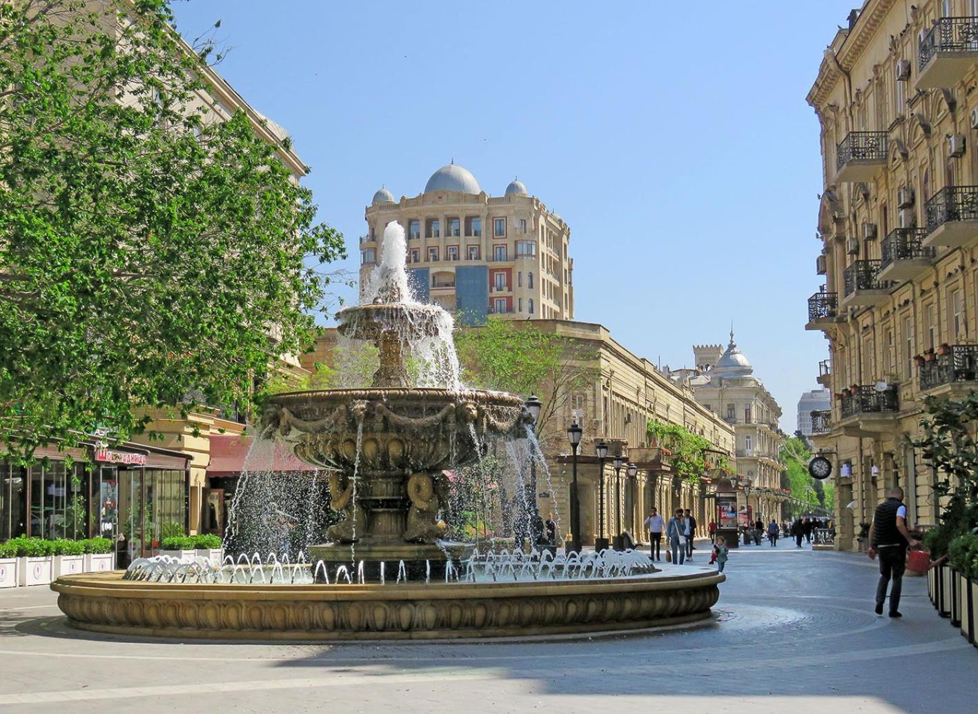 R Studios Old Баку Экстерьер фото